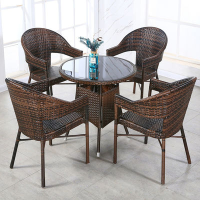 Custom Logo Woven PE Rattan Dining Table and Chairs for Hotel Outdoor Patio Armchair Set (Секрет столовых и стульев для гостиниц на открытом воздухе)
