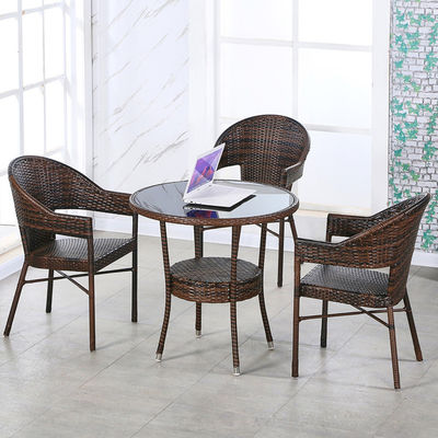 Custom Logo Woven PE Rattan Dining Table and Chairs for Hotel Outdoor Patio Armchair Set (Секрет столовых и стульев для гостиниц на открытом воздухе)